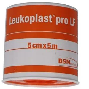 CEROTTO CHIRURGICO PER FISSAGGIO MEDICAZIONI LEUKOPLAST PRO LF SUPPORTO VISCOSA MASSA ADESIVA RESINA SINTETICA LANOLINA OSSIDO DI ZINCO CON LATTICE NATURALE 5X500CM